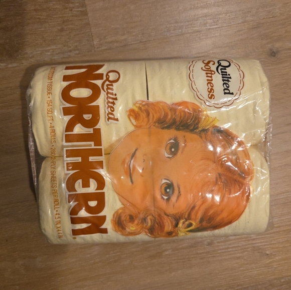 Vtg Yellow 4 Roll Quilted Northern toilet paper 1986 Movie Prop New Sealed Pkg - Picture 2 of 7